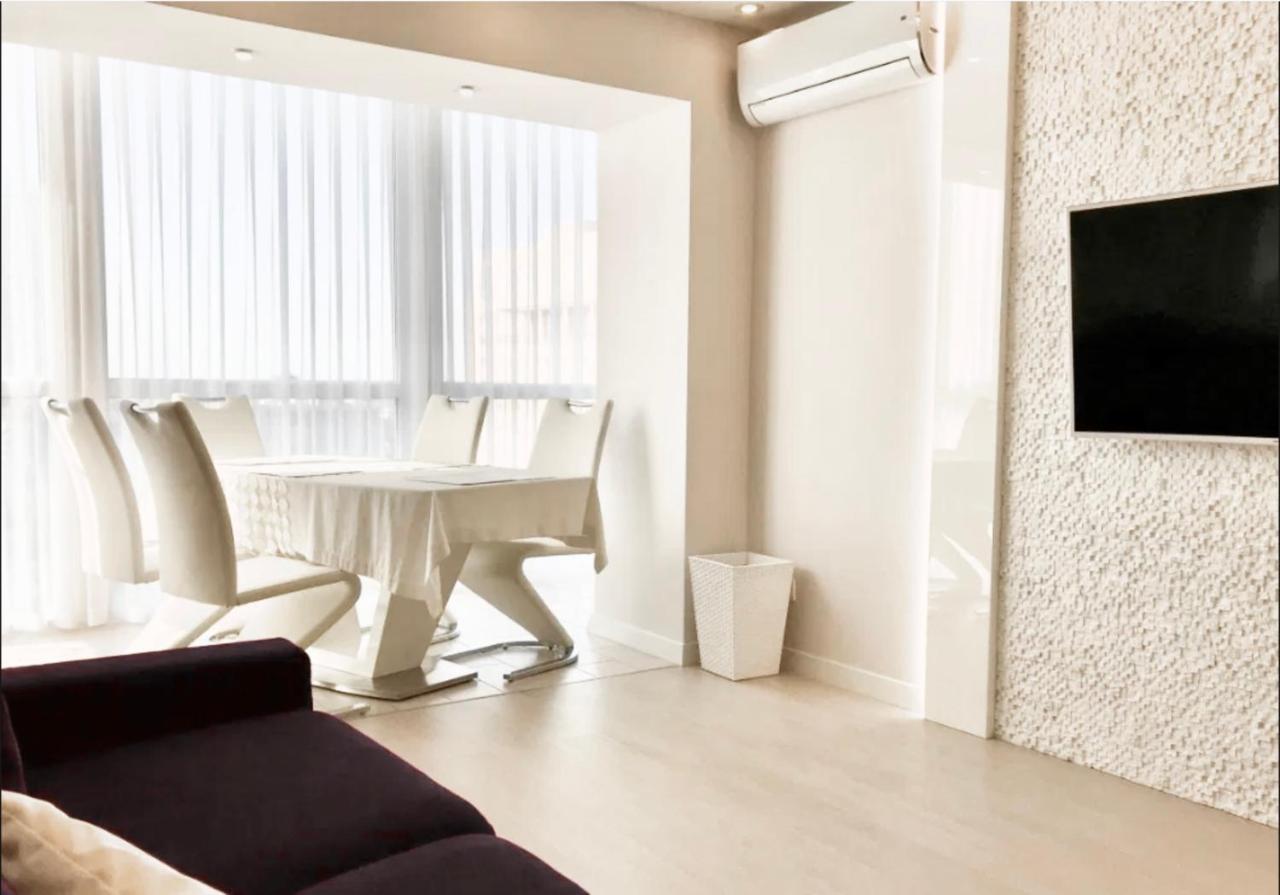 Apartment Lux Area, Panoramic River View, New Tower *